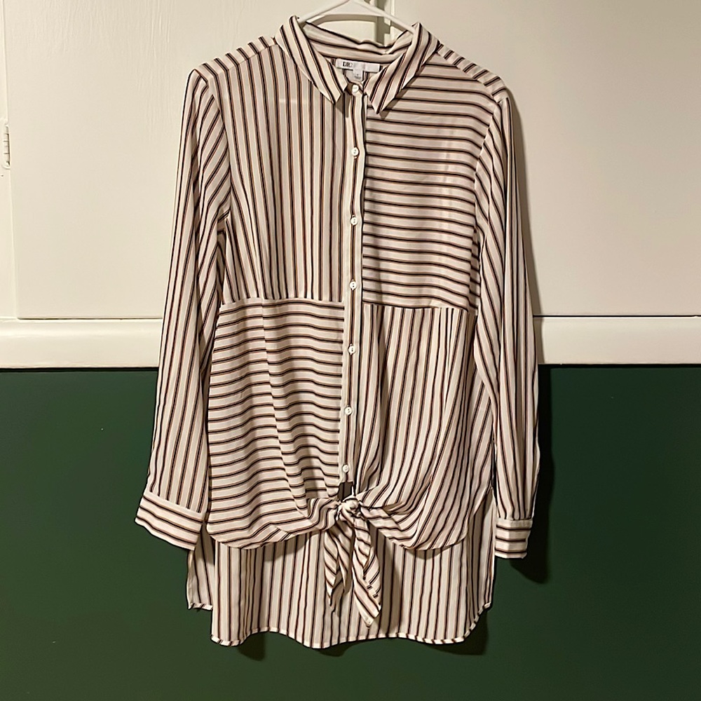 DR2 striped tunic with tie front. Size: large